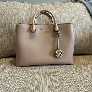 Michael Kors purse! Pristine condition!